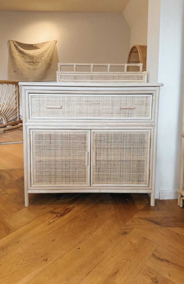 Rotan Commode met deuren showmodel - ongelakt